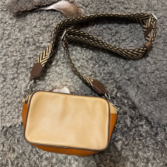 Marc Jacobs Tan and Black Logo Interior Bag - Picture 2 of 5